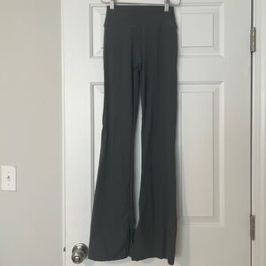 High-Waist Gray Butt Scrunch Flare Leggings